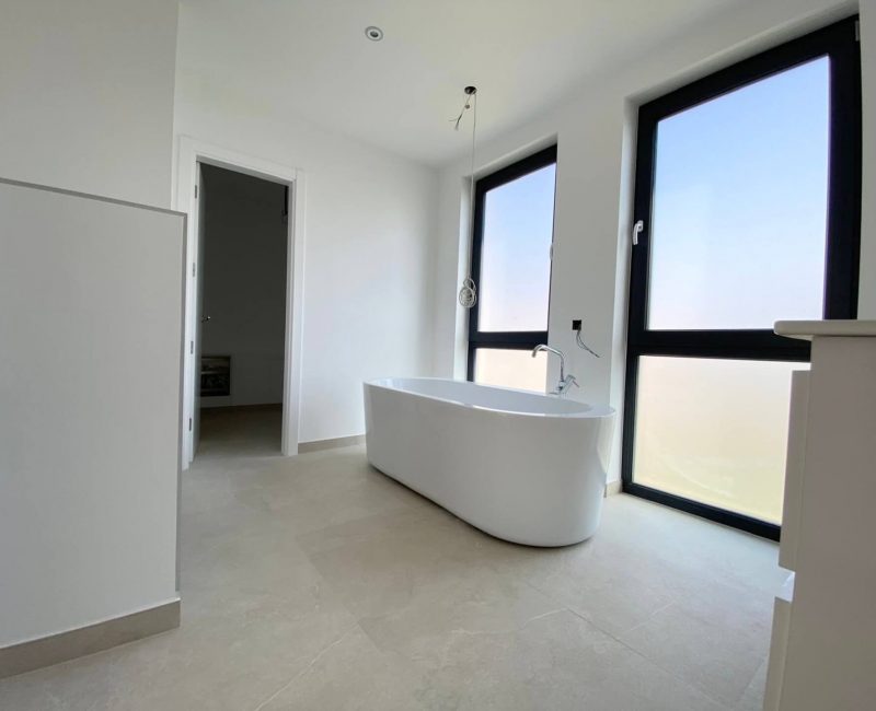 1b0512a6-ac6c-463b-8dba-7fe0d26ea4a4