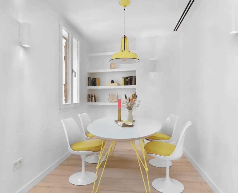 Designer-Esstisch-1-1